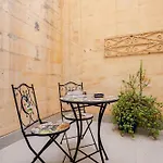 Heart Of 2br With Patio Apartmán *