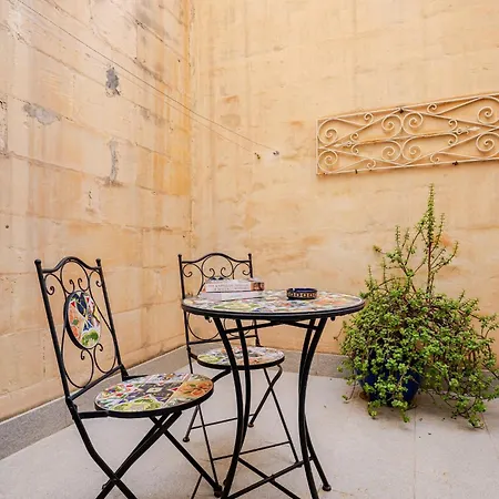 Historic Centre 2br With Patio In By Mr Homes 아파트 *