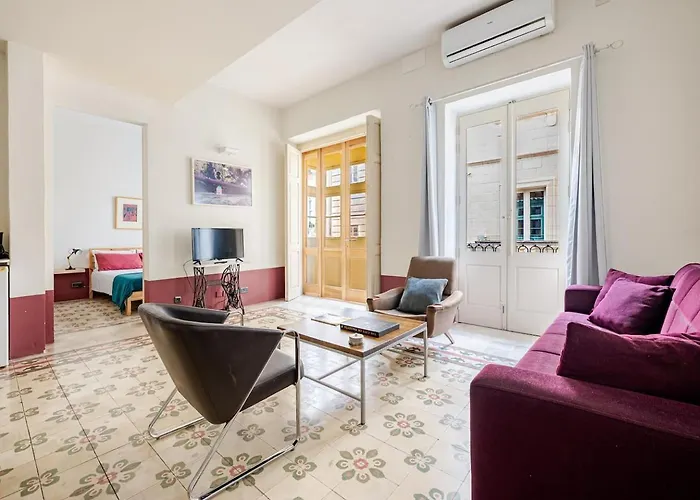 Heart Of 2br With Patio *