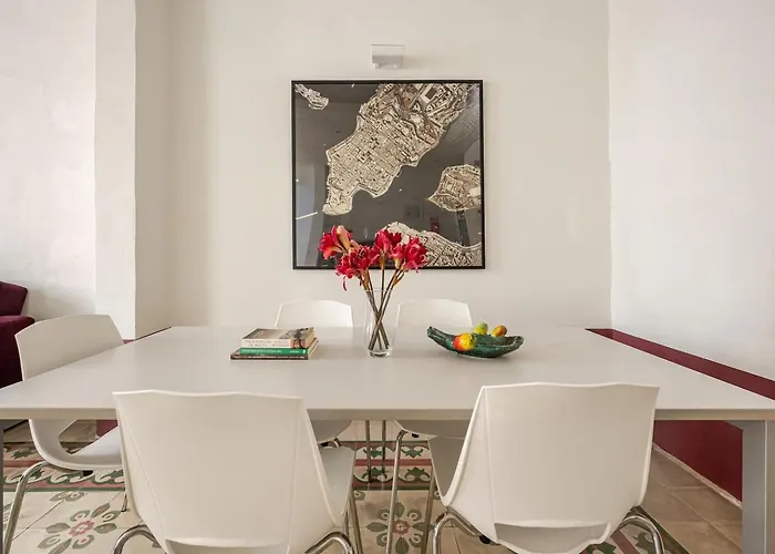 Heart Of 2br With Patio